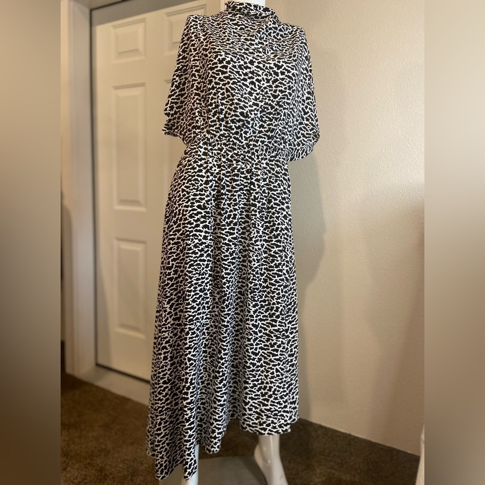 Stockholm Atelier & Other Stories~NWT~Asymmetric Hem~Funnel Neck~
Dress~Size 8